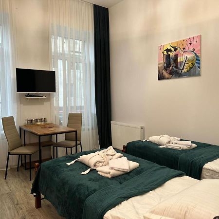 Apartment In The Center Of 第比利斯 外观 照片