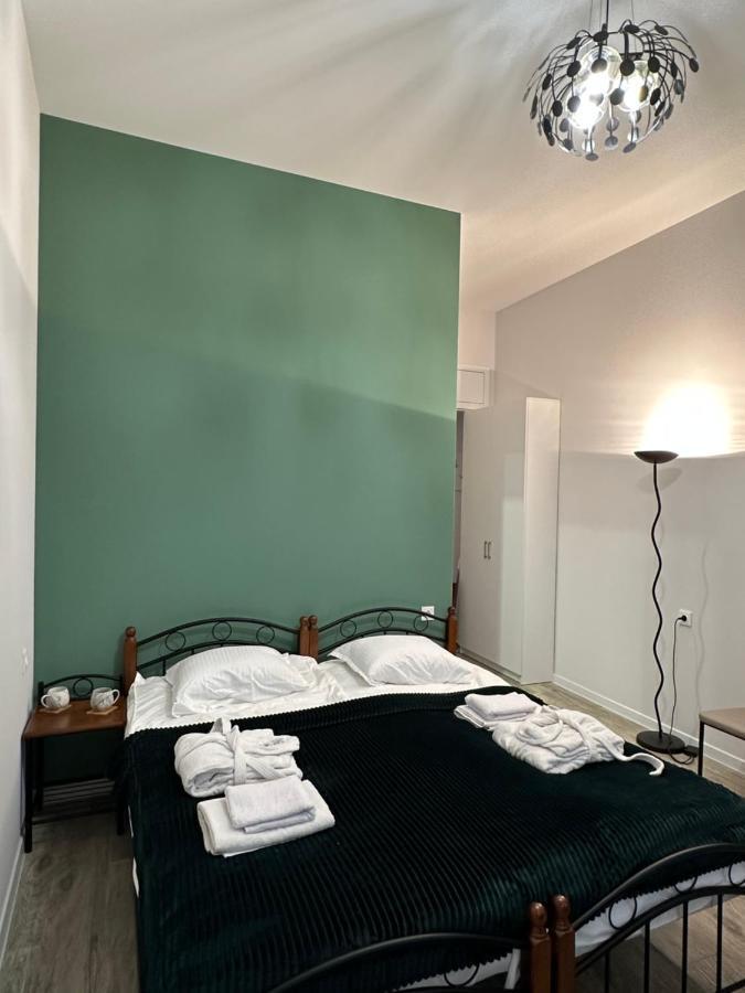 Apartment In The Center Of 第比利斯 外观 照片